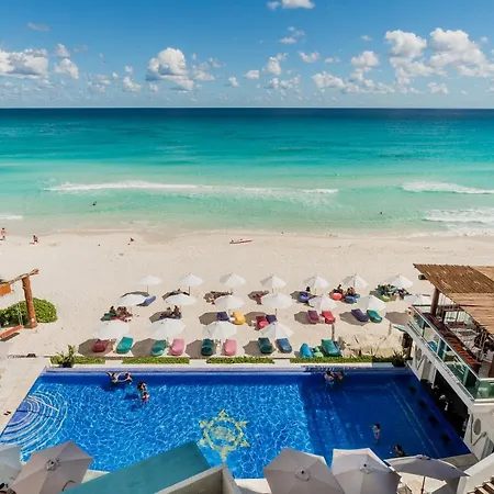 *Turquoise Escape- Beachfront Studio By Casa Paraiso*
